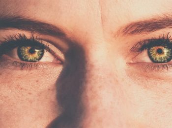 Can Retin A eyelid use - can it cause eye problems? Dr. Irwin answers on SkinTour