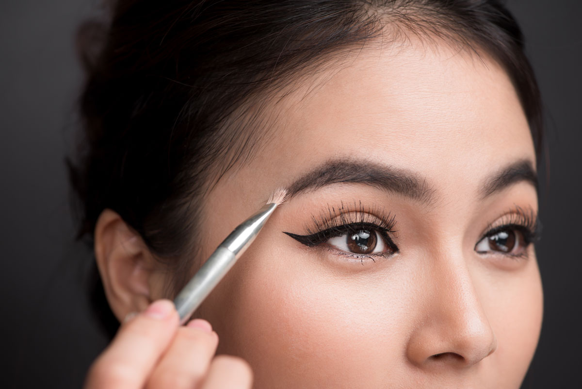 How to use Latisse for sparse eyebrows! By Dr. Irwin on SkinTour dermatology blog